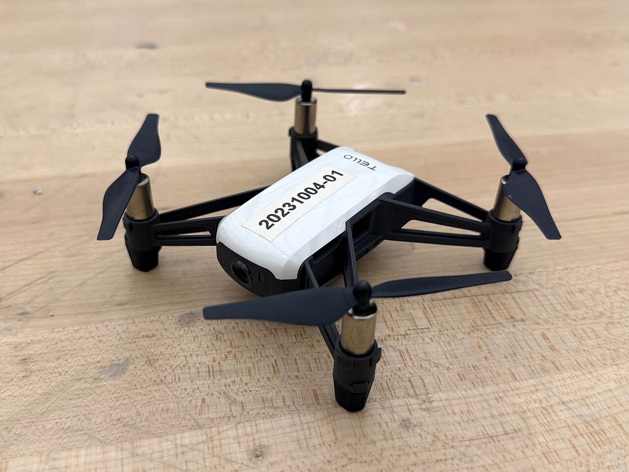 DJI Tello droon õhus
